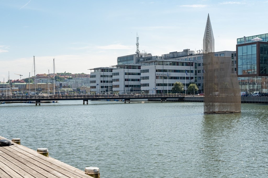 Vattennära läge med pendlarbåtar till centrala Göteborg